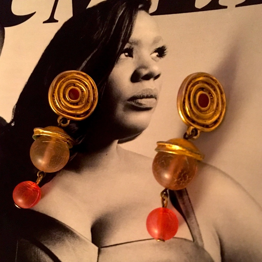 BOGO💞 Funky gold swirl earrings